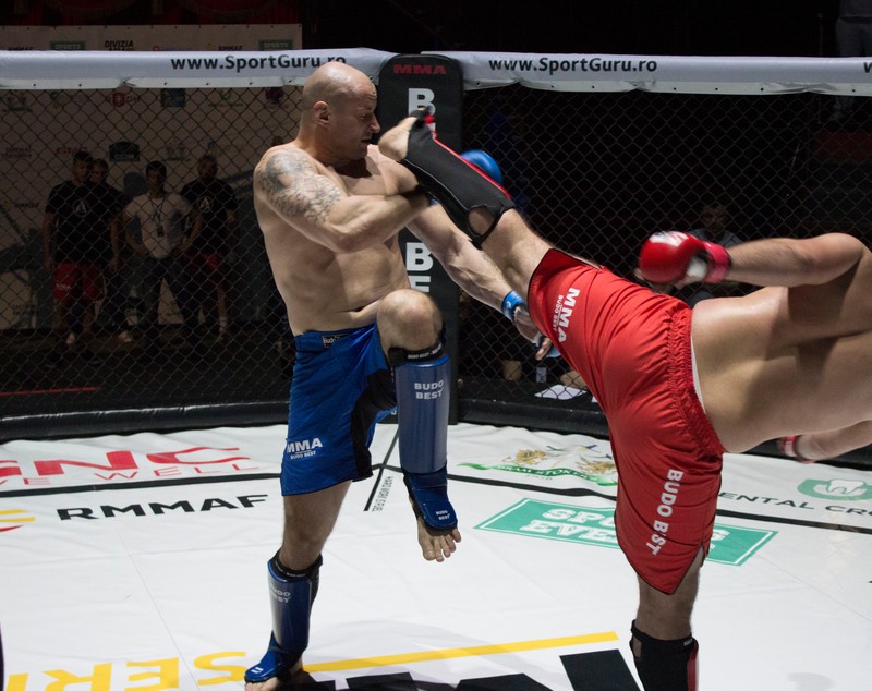 Divizia MMA  Drumul spre Las Vegas trece prin Braşov