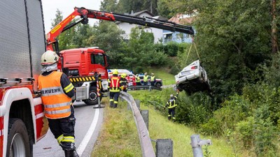 șofer român descoperit mort in albia unui parau