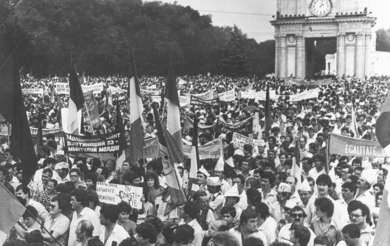 Limba română a devenit în cele din urmă limba oficială în Republica Moldova, dar acesta e doar un început. Ce moștenire are țara de lăsat în urmă