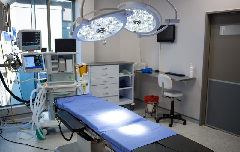 Premieră medicală la Spitalul „Victor Babeș” din Timișoara. O operație complexă a fost realizată pe cale minim invazivă | VIDEO