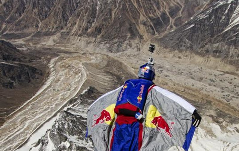 Record mondial: 6 zile de urcare, 90 secunde de coborâre! FOTO & VIDEO