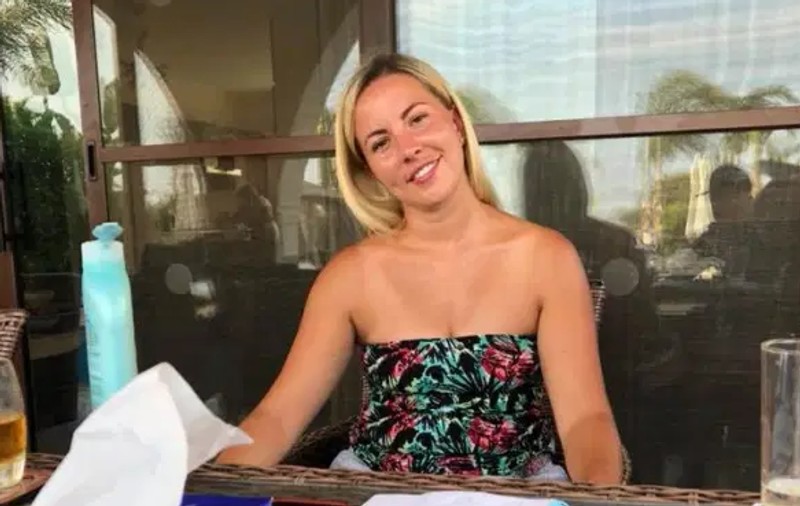 Cum s-a apărat o profesoară britanică, după ce a fost acuzată că a avut relații intime cu elevul ei minor: ”Sunt prea mică de înălțime”