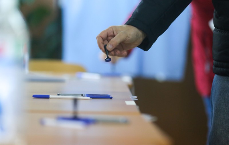 Sondaj. Un milion de tineri pot vota pentru prima dată pe 9 iunie. 58% dintre ei sunt siguri că vor merge la urne