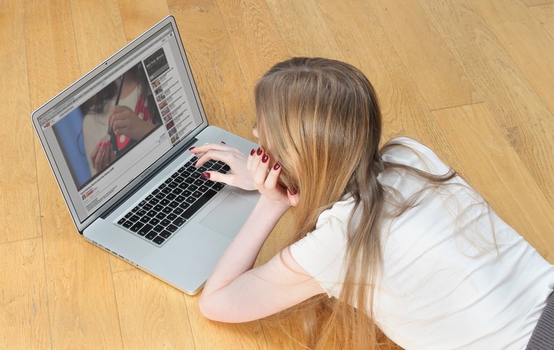 CNA va supraveghea YouTube și alte platforme video similare. Ce înseamnă asta pentru public și creatorii de conținut