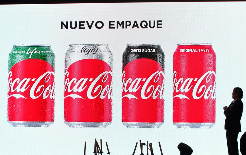 Coca-Cola modifică rețeta uneia dintre cele mai populare băuturi