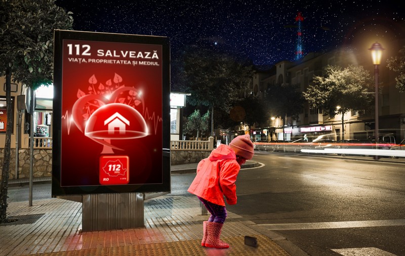 O fetiţă de 9 ani a sunat la 112, după ce a găsit un portofel. STS: „Maturitate și spirit civic”