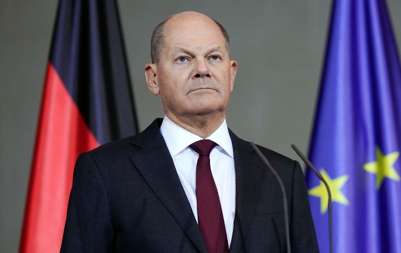 „Este foarte puţin probabil ca Scholz, Cârnatul de Ficat, să reziste”. Dmitri Medvedev îl atacă pe cancelarul german, după protestele fermierilor