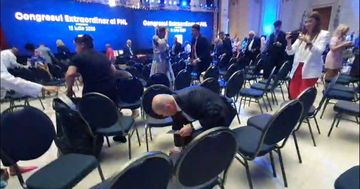 Ilie Bolojan, surprins când făcea curățenie în Palatul Parlamentului