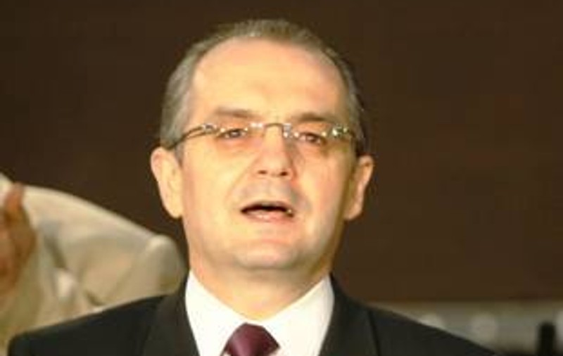 ”Când era mic, Boc locuia într-o cutie de chibrituri”. Vezi cine a spus așa o grozăvie!