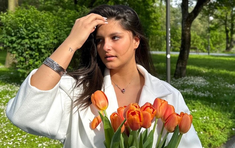 Carmina Vârciu a împlinit 21 de ani. Ce mesaj a primit din partea tatălui ei celebru, dar și din partea mamei, Ami Teiceanu