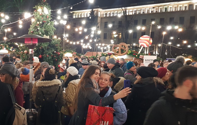 GALERIE FOTO/ Cum arată Crăciunul în capitala vecinilor bulgari. Târg nemțesc la Sofia!