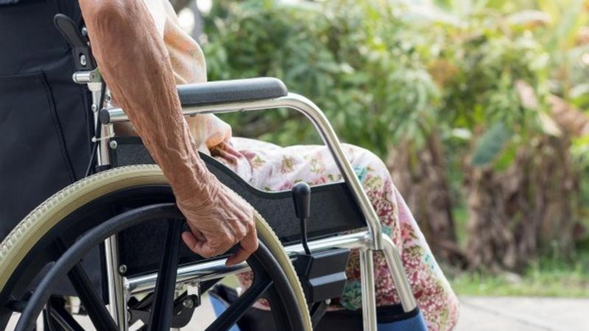 O femeie care a suferit un atac cerebral în Anglia nu mai este primită de familia din România de teamă că ar fi infectată cu coronavirus