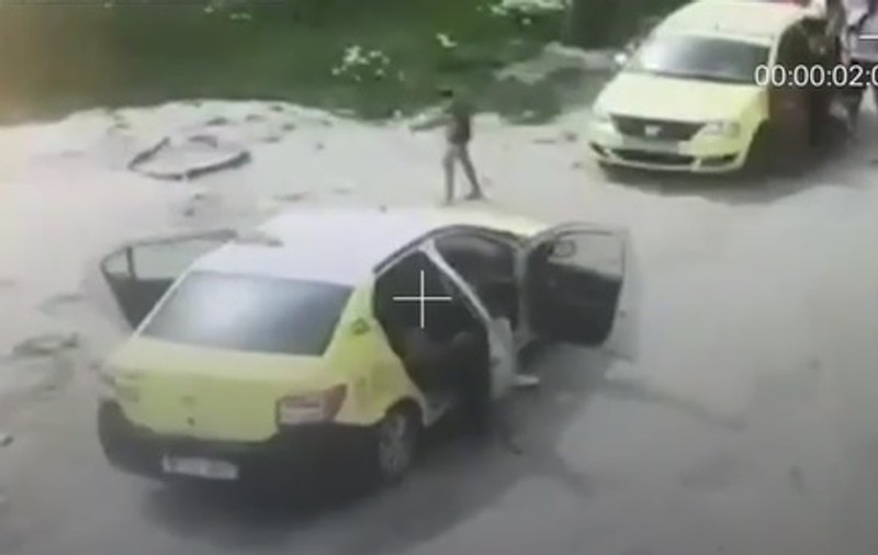 Doi tineri au fost sechestrați și duși într-un sat din Ilfov, unde au fost bătuți crunt. De la ce a pornit totul