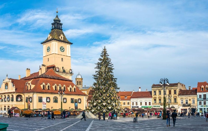 În Brașov, s-au mărit de patru ori taxele de promovare turistică și salvamont pe care trebuie să le plătească turiștii din 2026