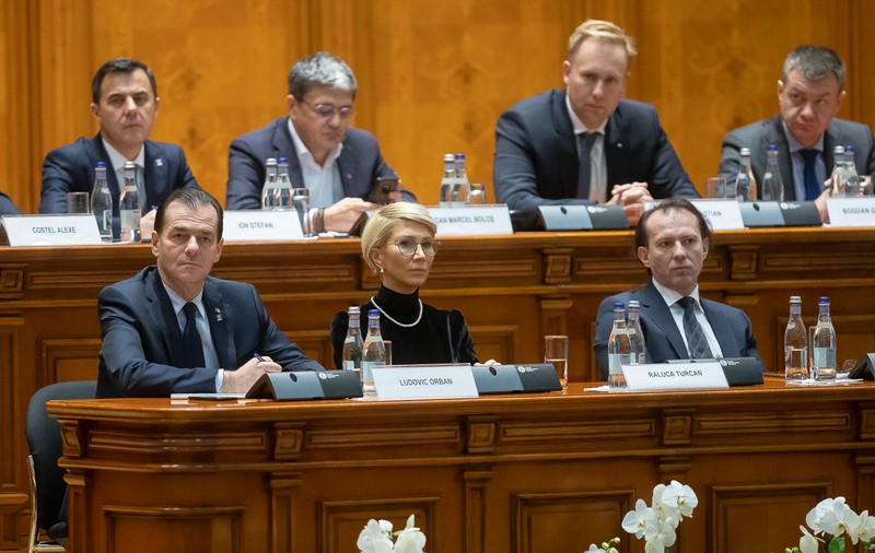 Ludovic Orban este mulţumit de modul în care comunică miniştrii săi: "I-am evaluat, sunt oameni corecţi, cinstiţi, muncitori"