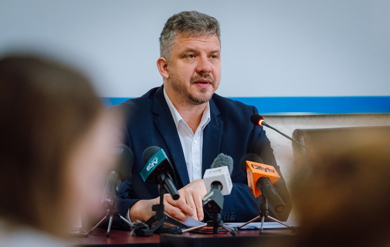 Primarul din Târgu Mureș, Soós Zoltán, suspendat de instanță după o anchetă a DNA. Acuzat că a folosit Poliția Locală în interes personal