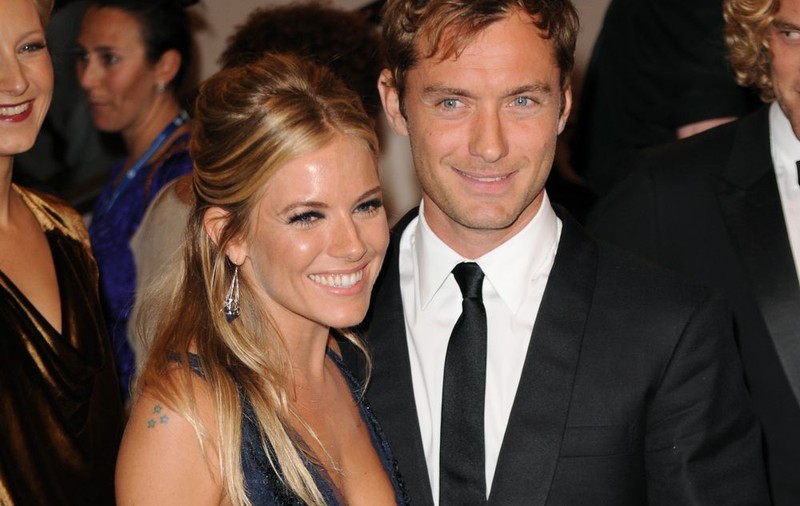 Jude Law şi Sienna Miller s-au căsătorit