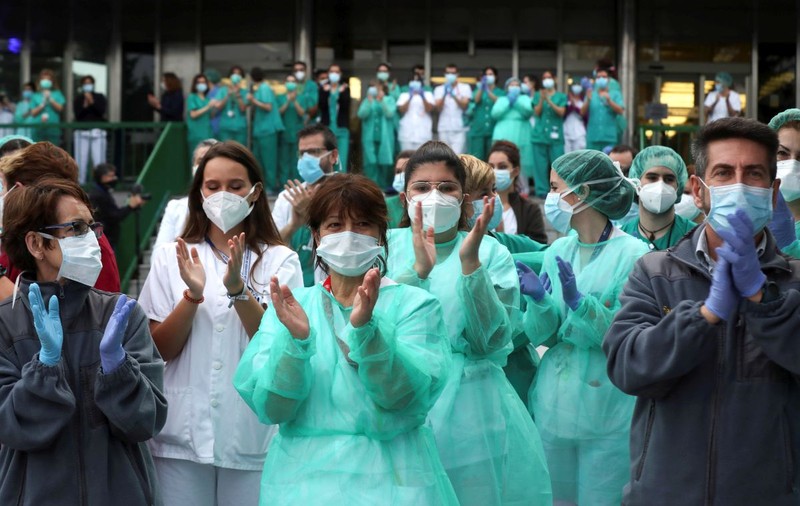 Speranță, pe măsură ce epidemia încetinește în cele mai lovite țări din Europa: ”Vedem luminița de la capătul tunelului”
