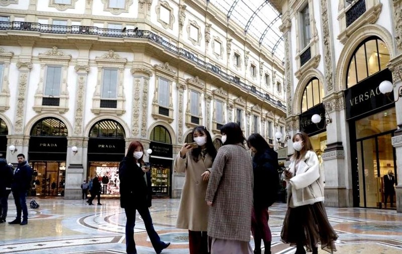 Anglia și Italia, măsuri extreme în lupta cu coronavirusul. Medici pensionari, chemați să ajute
