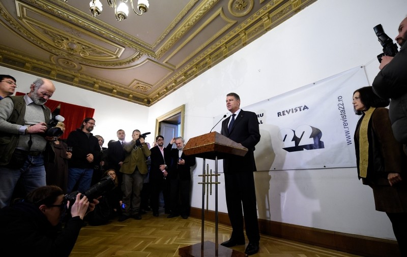Klaus Iohannis decorează Grupul de Dialog Social (GDS)
