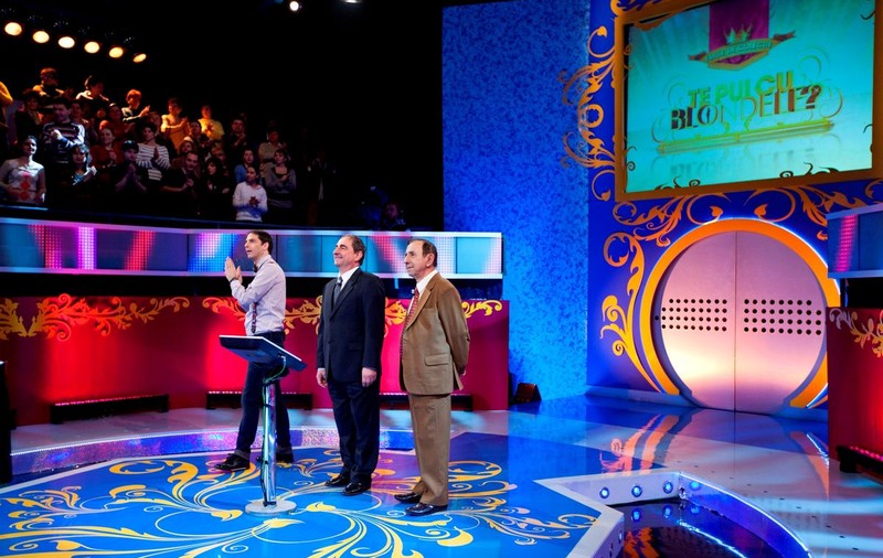 Nae şi Vasile fac show cu 50 de blonde