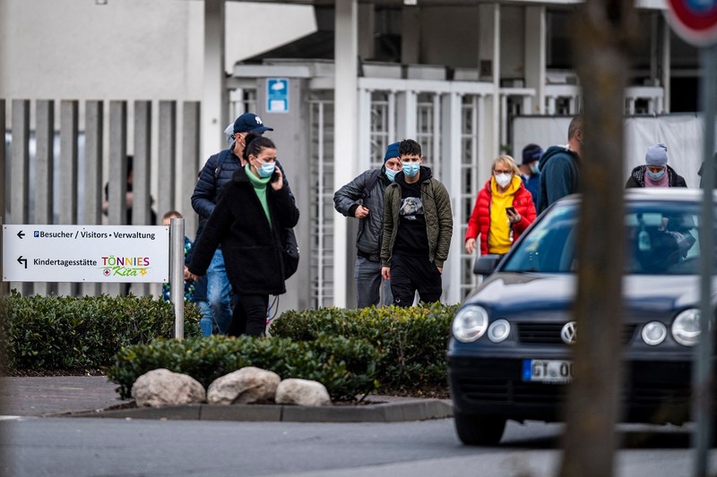 Muncitorii au fost trimiși acasă, în ziua crimei. Aproape toți sunt români. Foto: Profimedia Images