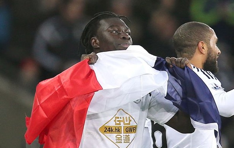 ATENTATUL DE LA CHARLIE HEBDO / Gomis le-a adus un omagiu victimelor teroriştilor de la Paris 