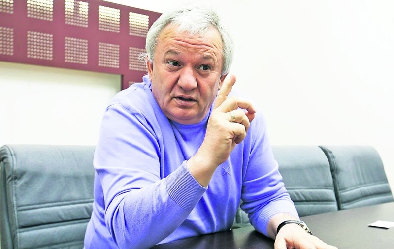 Adrian Porumboiu: «Scap fotbalul de şobolani»