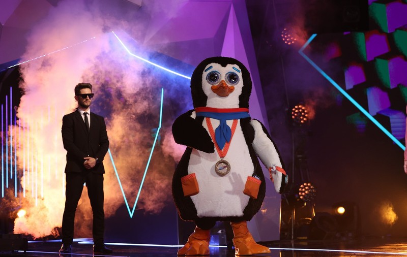 Pinguinul de la „Masked Singer”, noi indicii despre identitatea sa. „Îmi place mâncarea, sunt un gurmand”