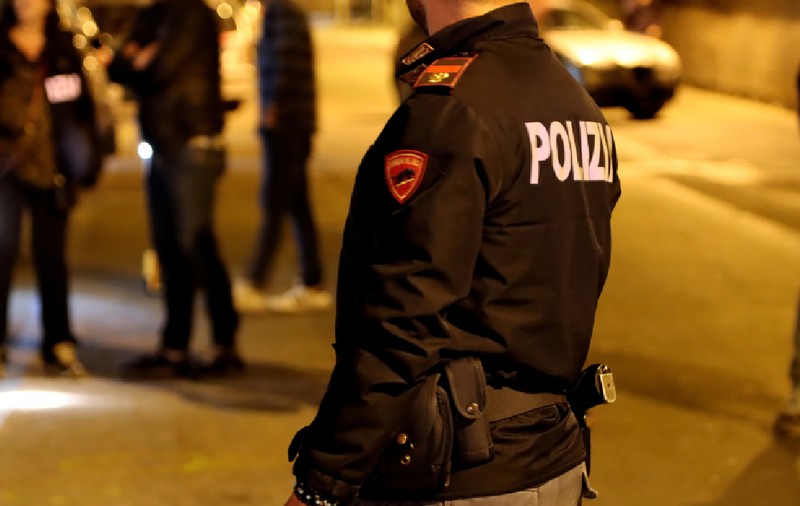 Un român și-a omorât prietenul moldovean cu ranga, după ce i-a insultat familia, în Italia