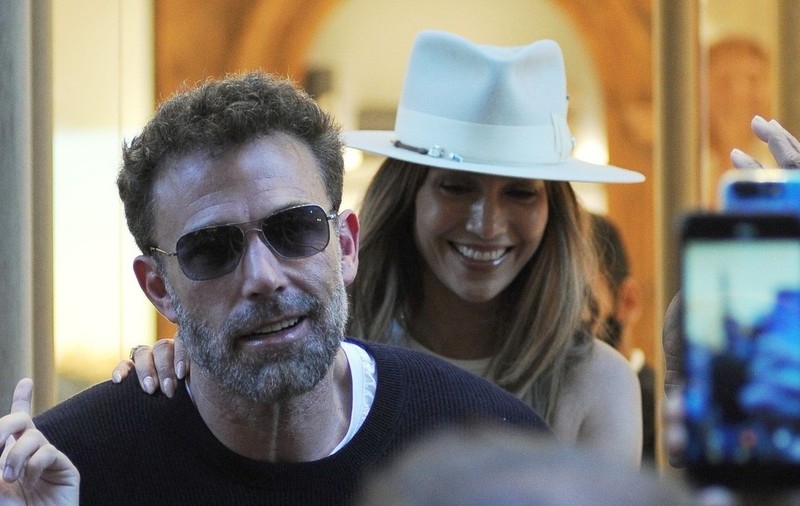 Jennifer Lopez și Ben Affleck petrec luna de miere în Italia. Cum au fost surprinși la doar câteva zile de la nuntă