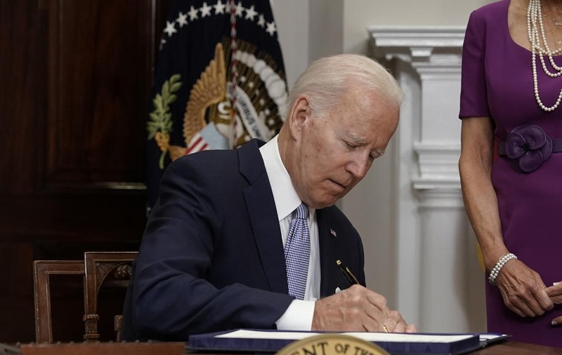 Joe Biden a semnat legea pentru controlul armelor: „Nu include tot ce îmi doresc, dar va salva multe vieți”