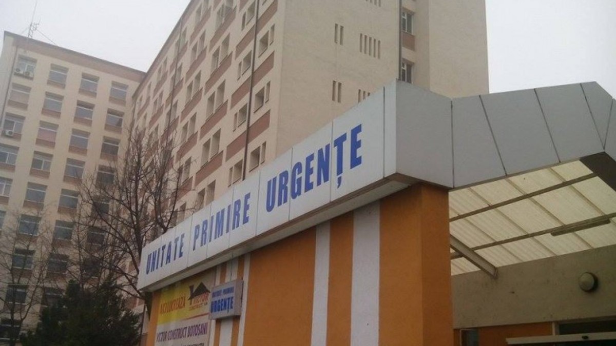 O fetiță de șase ani s-a opărit pe față cu cafea fierbinte, în Botoșani. Ce au făcut părinții