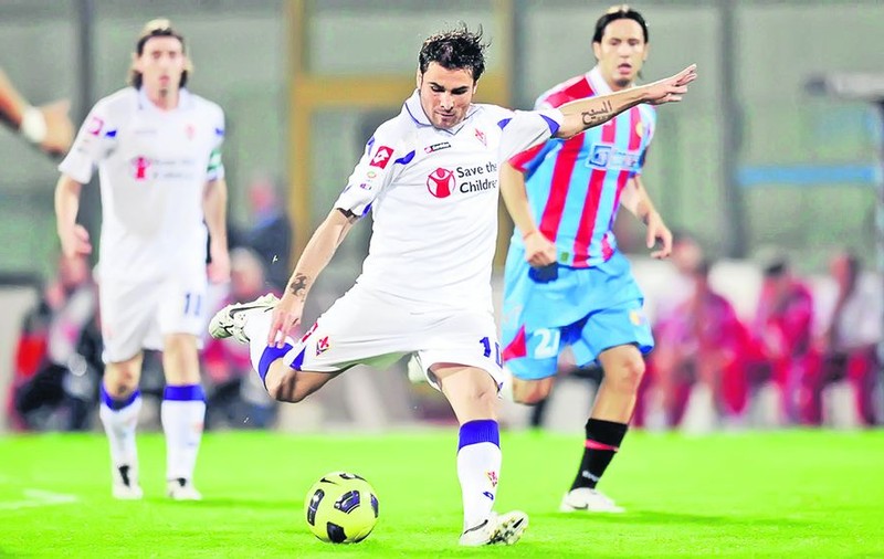 Duminică, la meciul Catania - Fiorentina (0-0), fanii gazdelor i-au adresat injurii rasiste lui Adrian Mutu