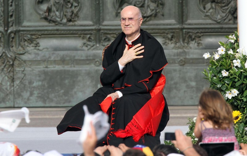 PRINCIPALUL FAVORIT la SCAUNUL PAPAL de la VATICAN, TARCISIO BERTONE, sub ANCHETĂ pentru că AR FI FURAT 15 MILIOANE DE EURO