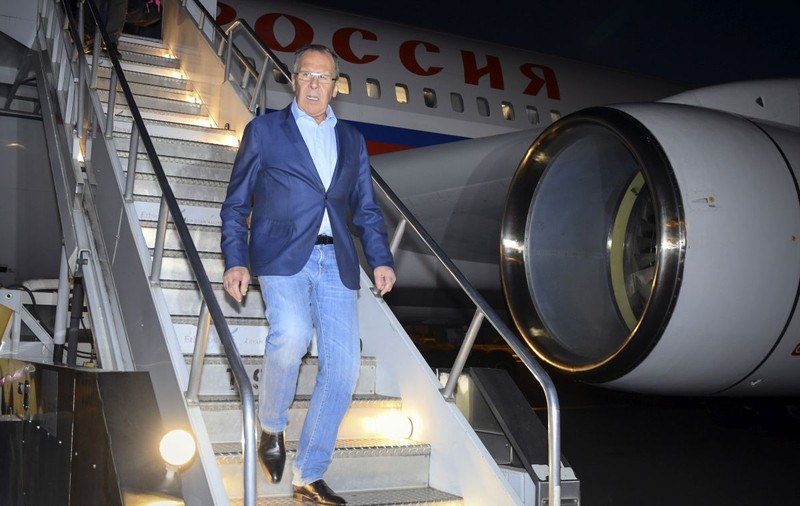 Bild: Avionul lui Lavrov s-a întors acasă de la jumătatea drumului spre Beijing. UPDATE: Rusia neagă și acuză Fake News