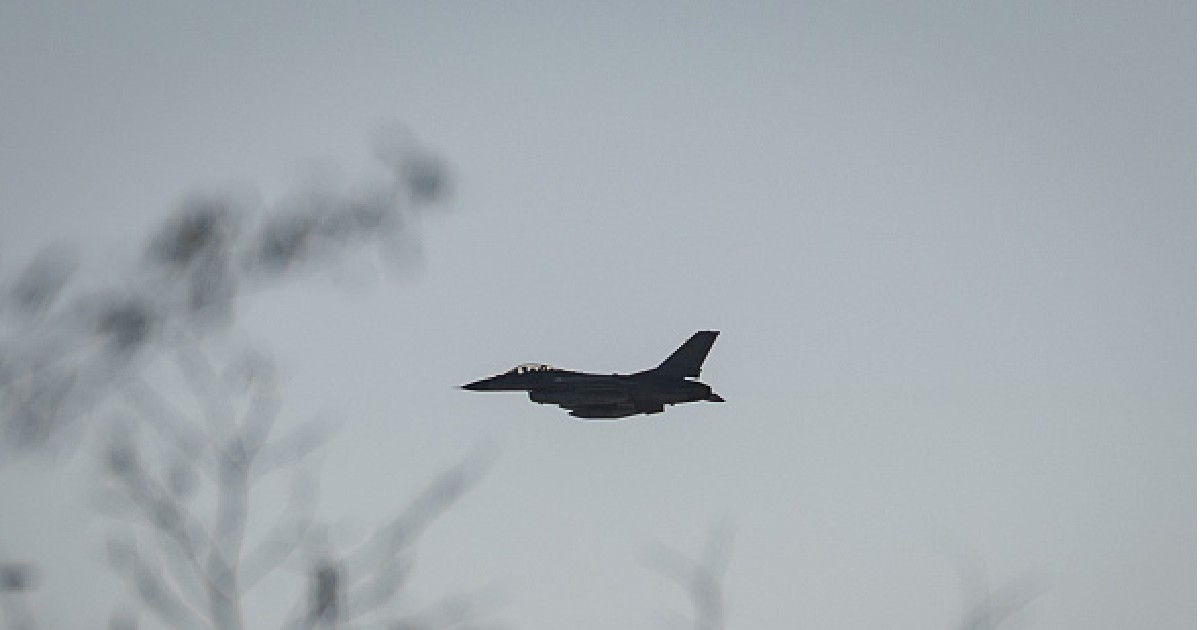 Un avion de vânătoare F-16 al Forțelor Aeriene Ucrainene