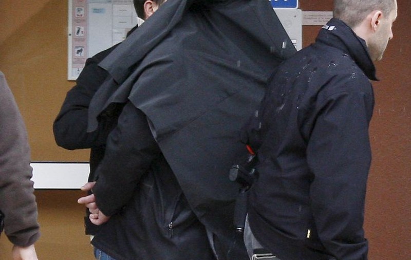 Un poliţist francez şi-a omorât soţia şi cei doi copii