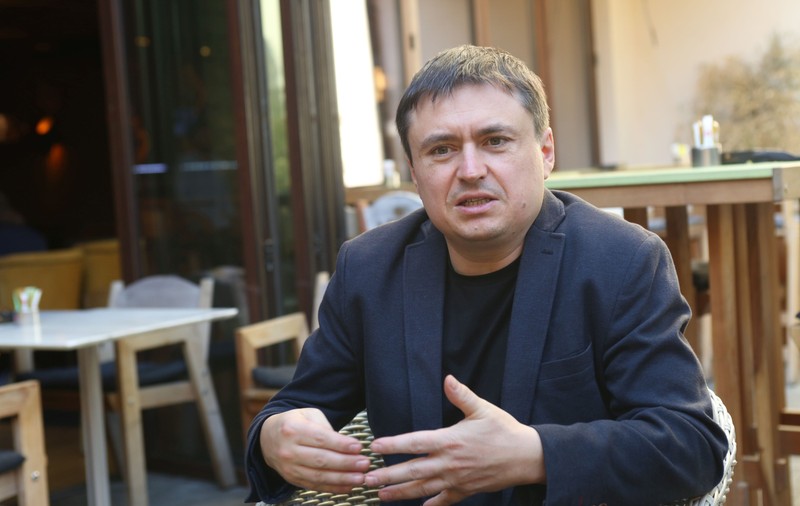 EXCLUSIV. Fuga bunicii basarabene din calea rușilor. Fragment din noua carte biografică a regizorului Cristian Mungiu