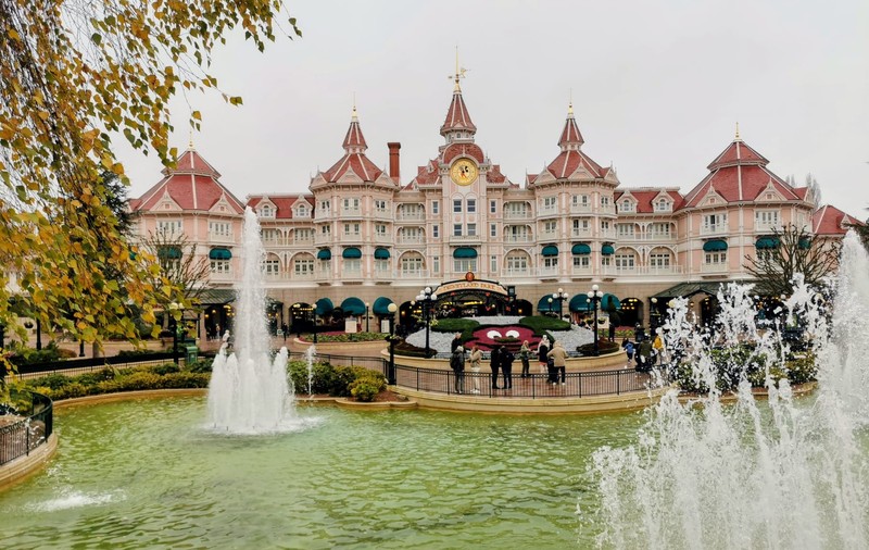 Unul dintre cele mai mari roller-coastere din Disneyland Paris va fi închis până vara viitoare, pentru lucrări de mentenanță: „Esențiale pentru funcționarea atracției”