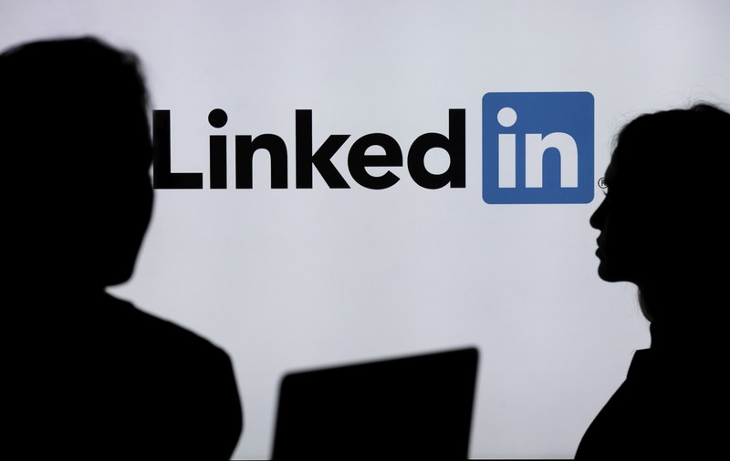 Rețeaua socială LinkedIn a fost amendată cu 310 milioane de euro în UE