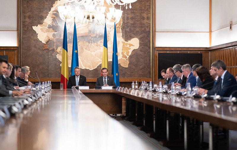 Surse: Preşedintele Klaus Iohannis îi cheamă pe miniştrii din Cabinetul Orban la discuţii