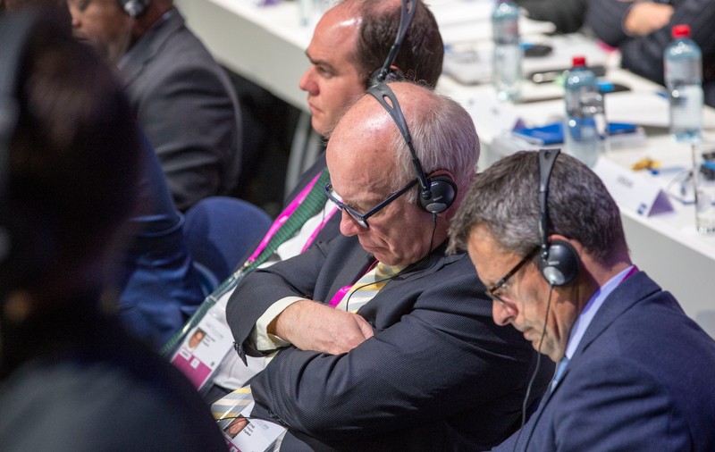 Somnul care naște monștrii în fotbalul mondial. Nu se doarme doar la Adunările Generale FRF. Președintele federației engleze a ațipit în timpul Congresului FIFA