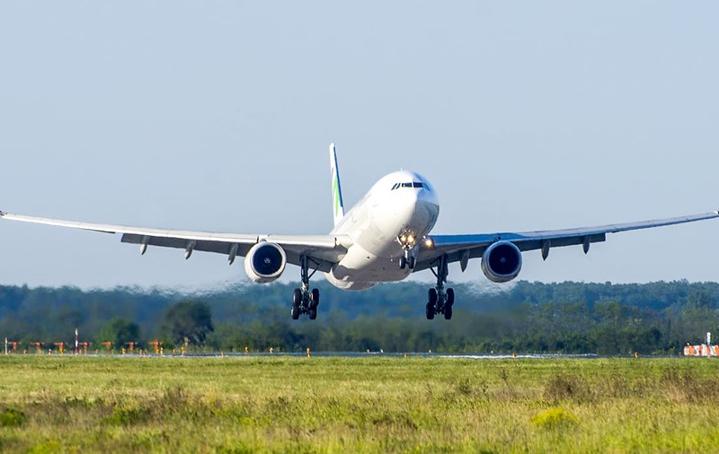 Un Airbus A330-300 a zburat direct de la New York la Satu Mare și a adus 250 de pasageri care vor să își viziteze locurile de origine ale familiilor