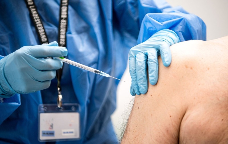 Moderna şi Merck vor dezvolta un vaccin cu ARN mesager împotriva cancerului de piele