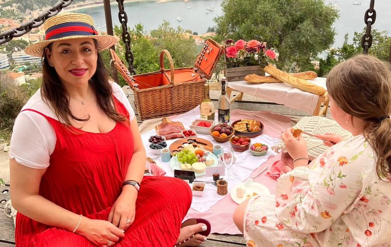 Oana Roman s-a pozat la plajă și a publicat imaginile. Cum arată vedeta, în vârstă de 48 de ani, după ce a slăbit