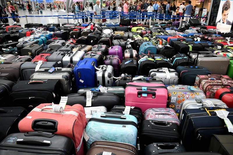 Aproximativ 2.500 de valize au rămas blocate în aeroport