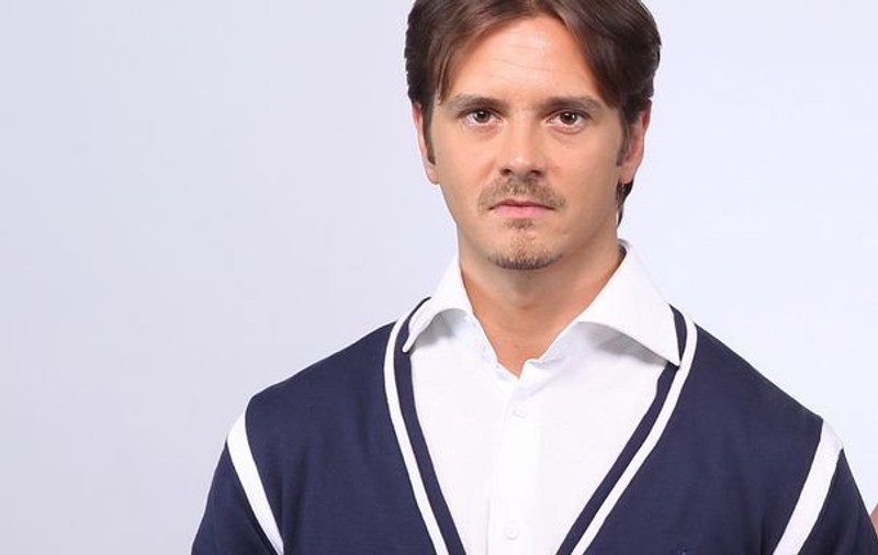 Mihai Petre, expert în schimbatul scutecelor: "Am talent!"