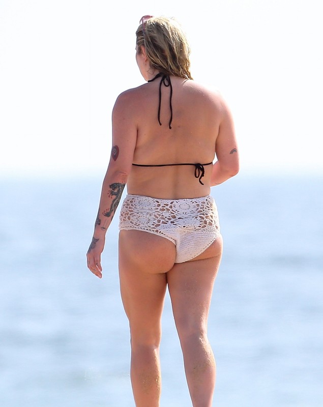 Cântăreața Kesha, în costum de baie. Cum s-a afișat la plajă în Mexic | FOTO