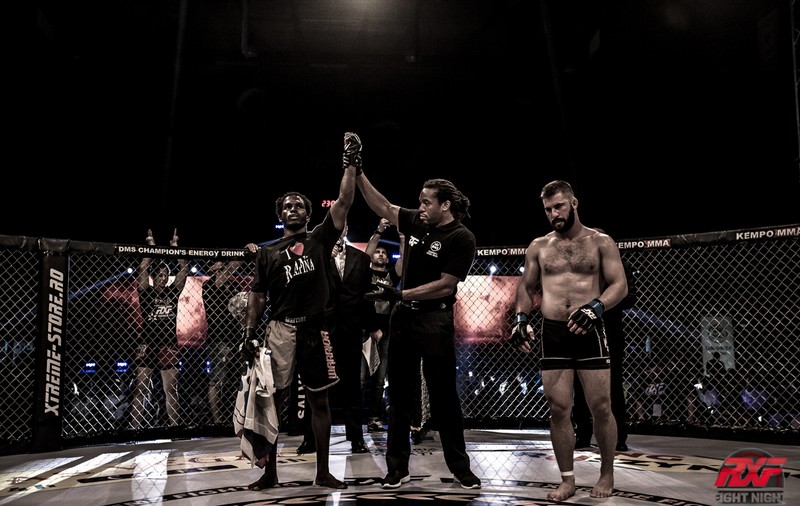 Cel mai bun arbitru de MMA din lume vine la RXF 21: ^Herb Dean, martor la execuţia Rondei Rousey / GALERIE FOTO